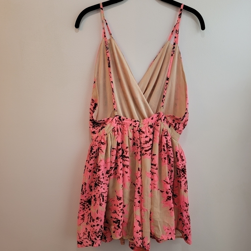 Jun & Ivy Floral Romper Size S - Picture 2 of 8